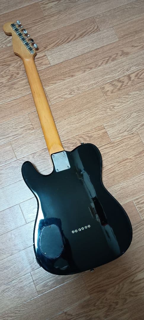 テレキャスター　LOUD ARKZ　ストラト　フェンダー　ギブソン　レスポール