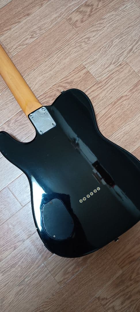 テレキャスター　LOUD ARKZ　ストラト　フェンダー　ギブソン　レスポール