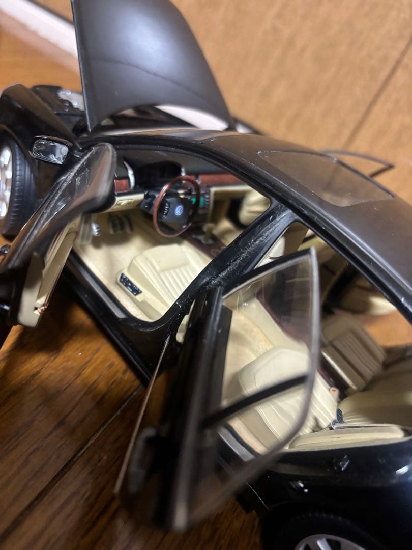 Volkswagen Phaeton ミニカー 1/18
