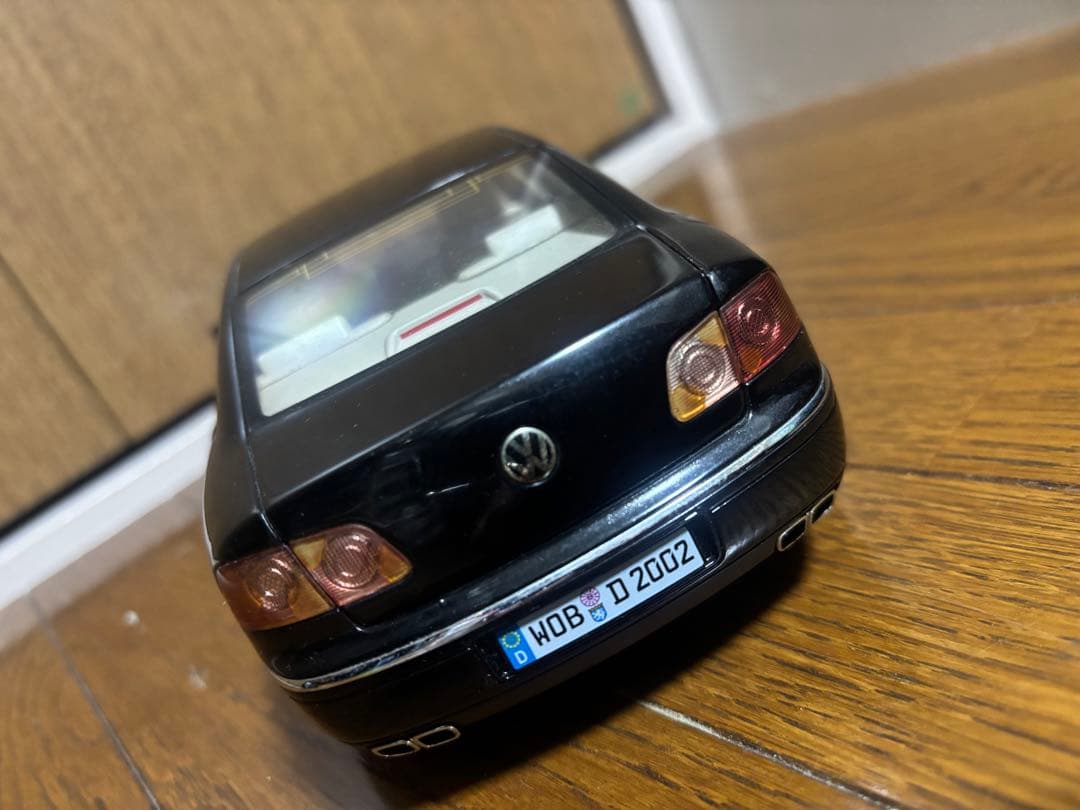 Volkswagen Phaeton ミニカー 1/18