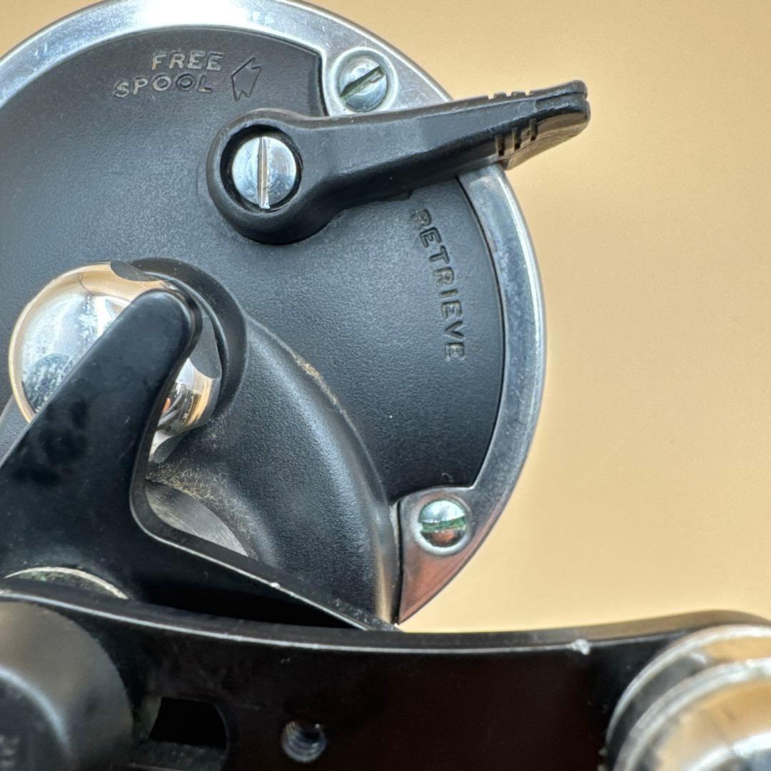 PENN 555 GRAPHITE FRAME グラファイトフレーム 両軸リール