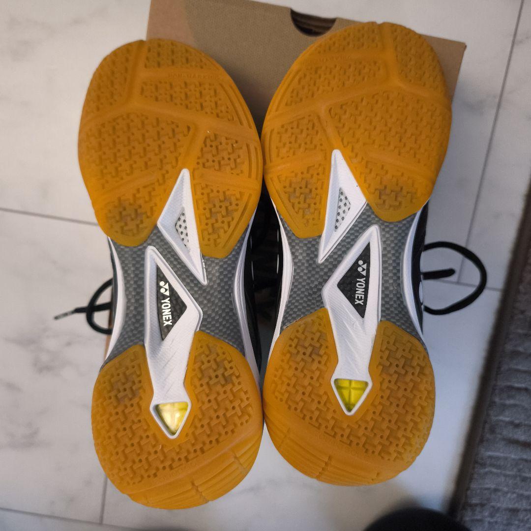 YONEX パワークッション65z バドミントンシューズ ブラック 24cm