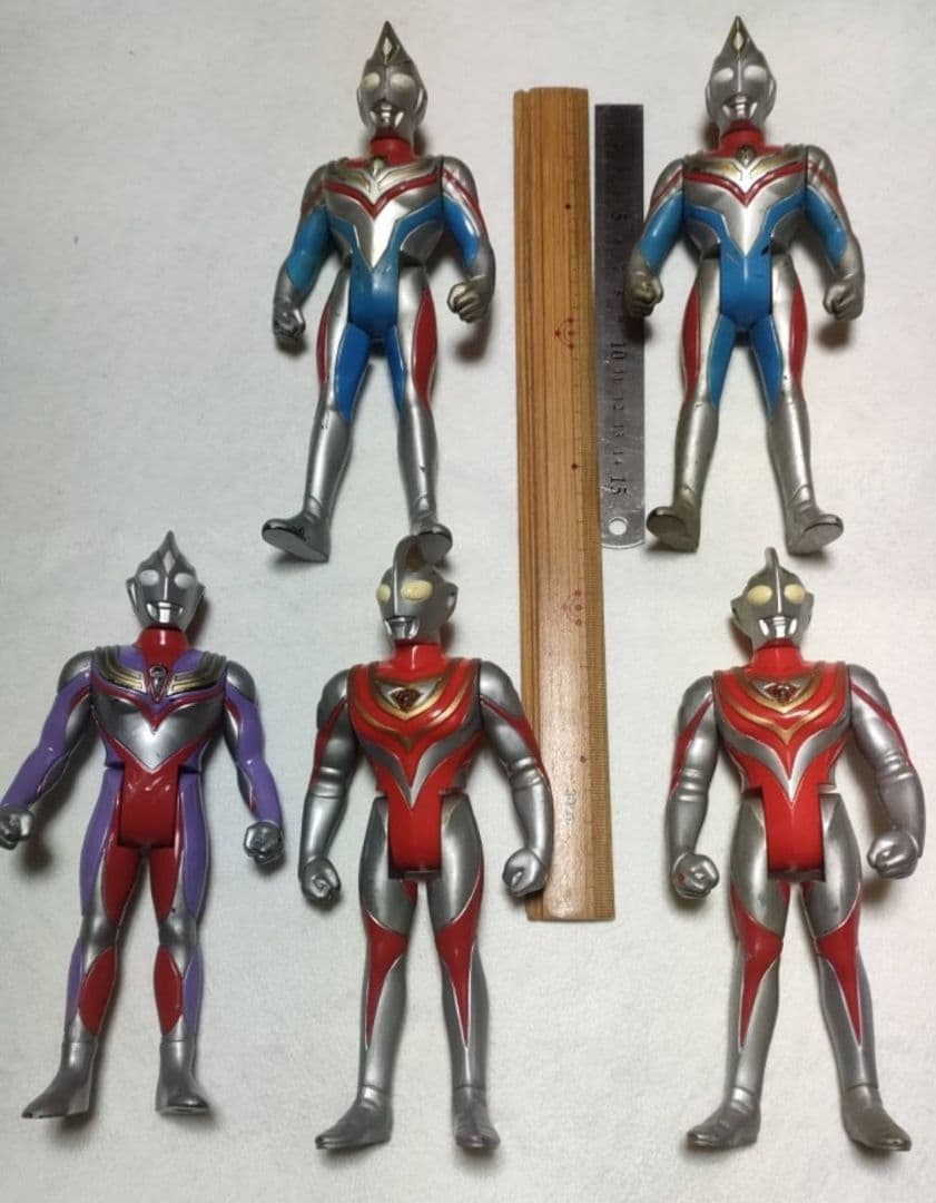 ウルトラマン・怪獣・キングギドラ(ゴジラ)恐竜１体のソフビの約60体まとめ売り