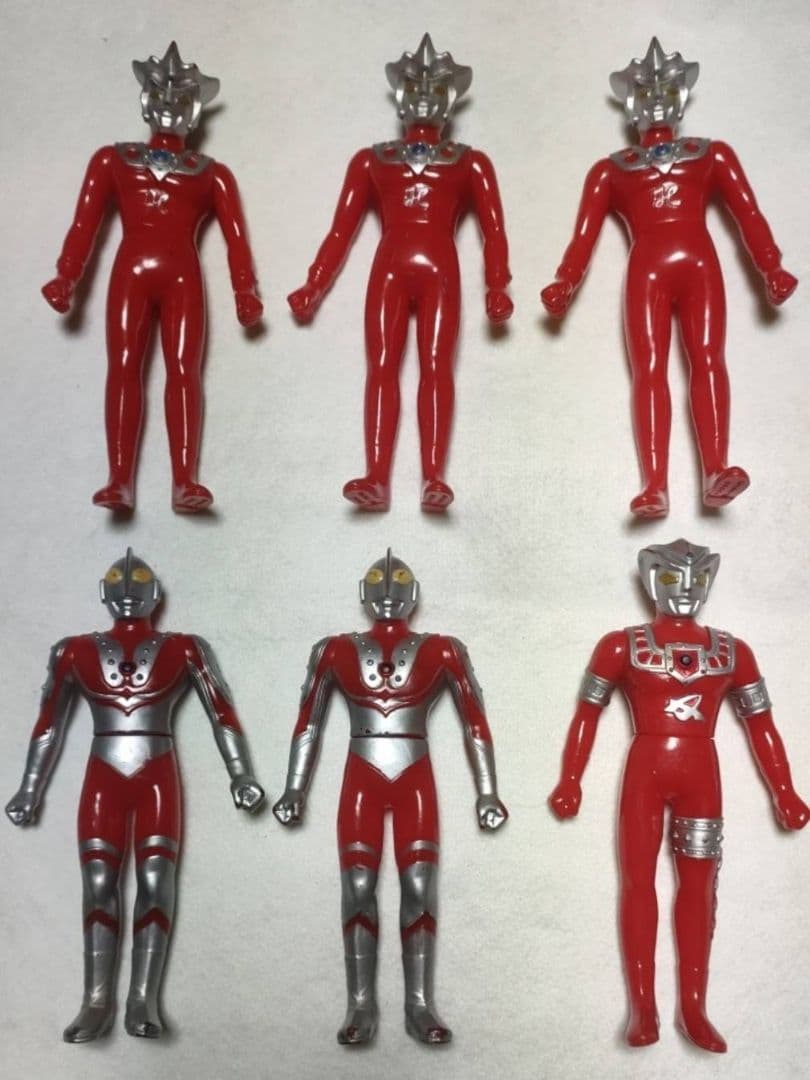 ウルトラマン・怪獣・キングギドラ(ゴジラ)恐竜１体のソフビの約60体まとめ売り