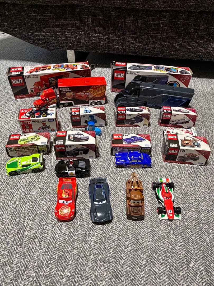 【カーズトミカ】ラジエータースプリングス➕カーズトミカまとめ売り　3歳以上