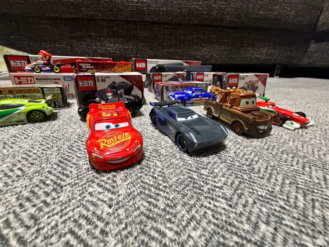 【カーズトミカ】ラジエータースプリングス➕カーズトミカまとめ売り　3歳以上