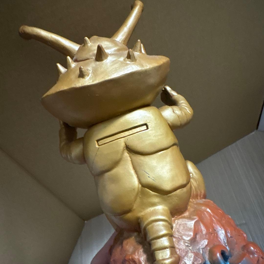 カネゴン　MARMIT 円谷プロ