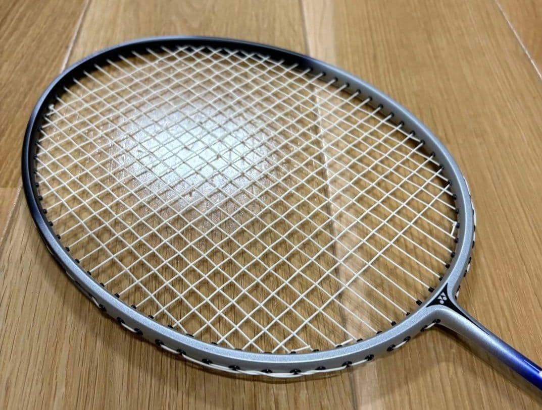YONEX バドミントンラケット　きれいめ