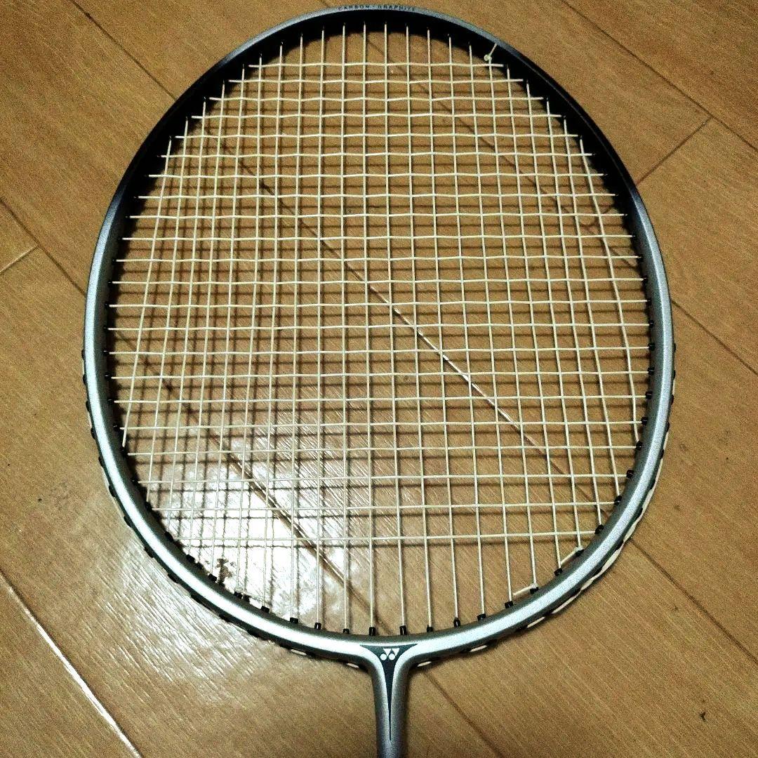 YONEX バドミントンラケット　きれいめ