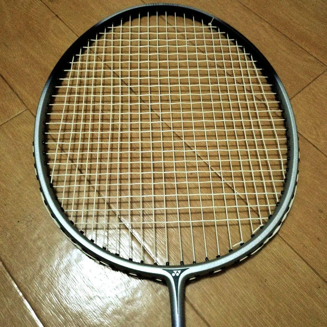YONEX バドミントンラケット　きれいめ