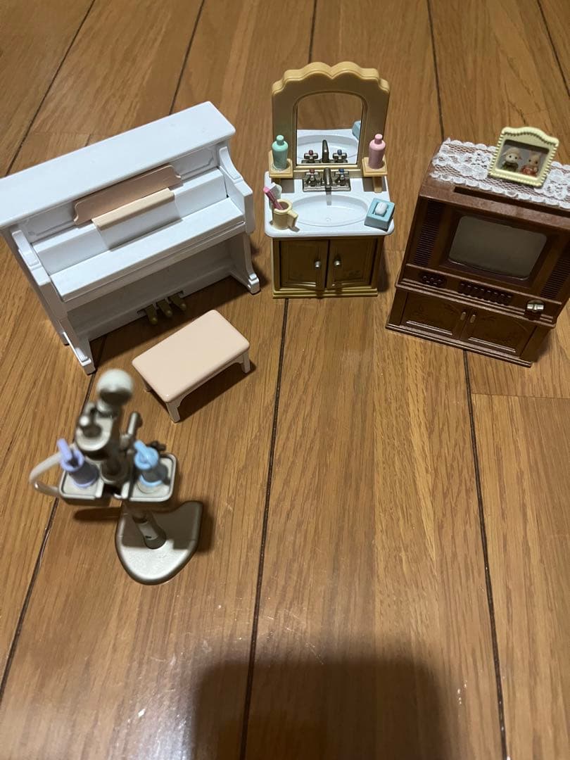 シルバニアファミリー あかりの灯る大きなお家 お人形＋小物セット
