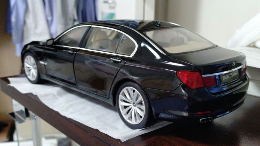 ミニカー 1/18 京商  7シリーズ 750Li