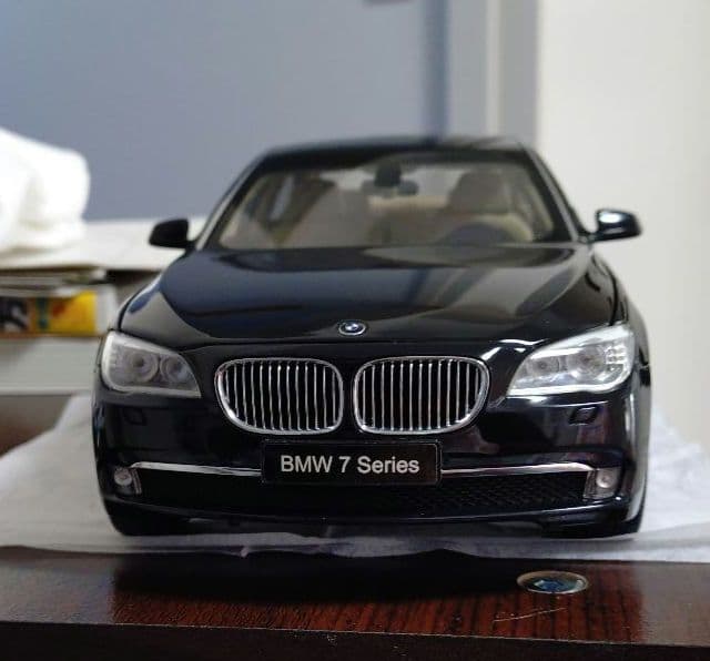 ミニカー 1/18 京商  7シリーズ 750Li