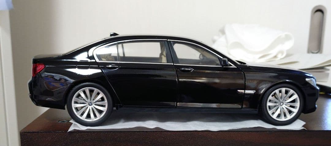 ミニカー 1/18 京商  7シリーズ 750Li
