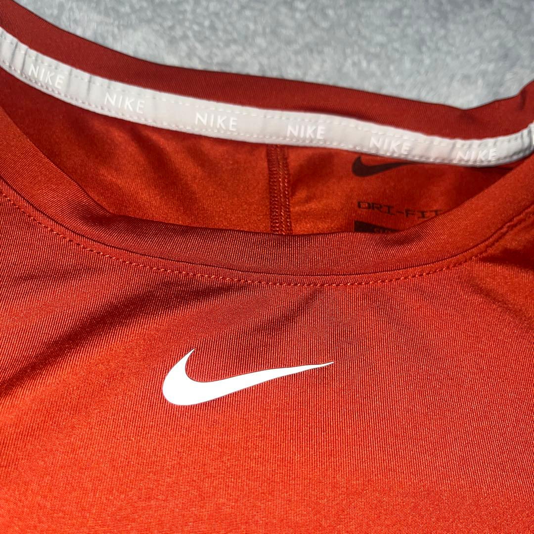 Nike DRI-FIT オレンジ Tシャツ