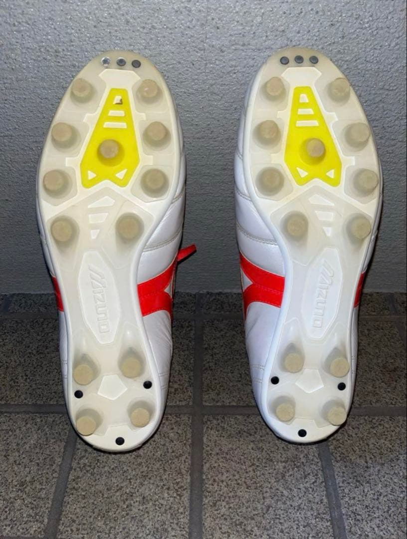 Mizuno Morelia スパイク ホワイト/レッド/イエロー