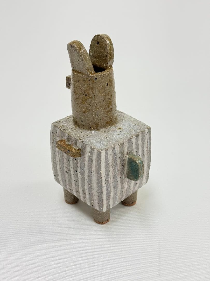 【未使用】陶器　花器　筆立て　アルパカ風　石川深雪作