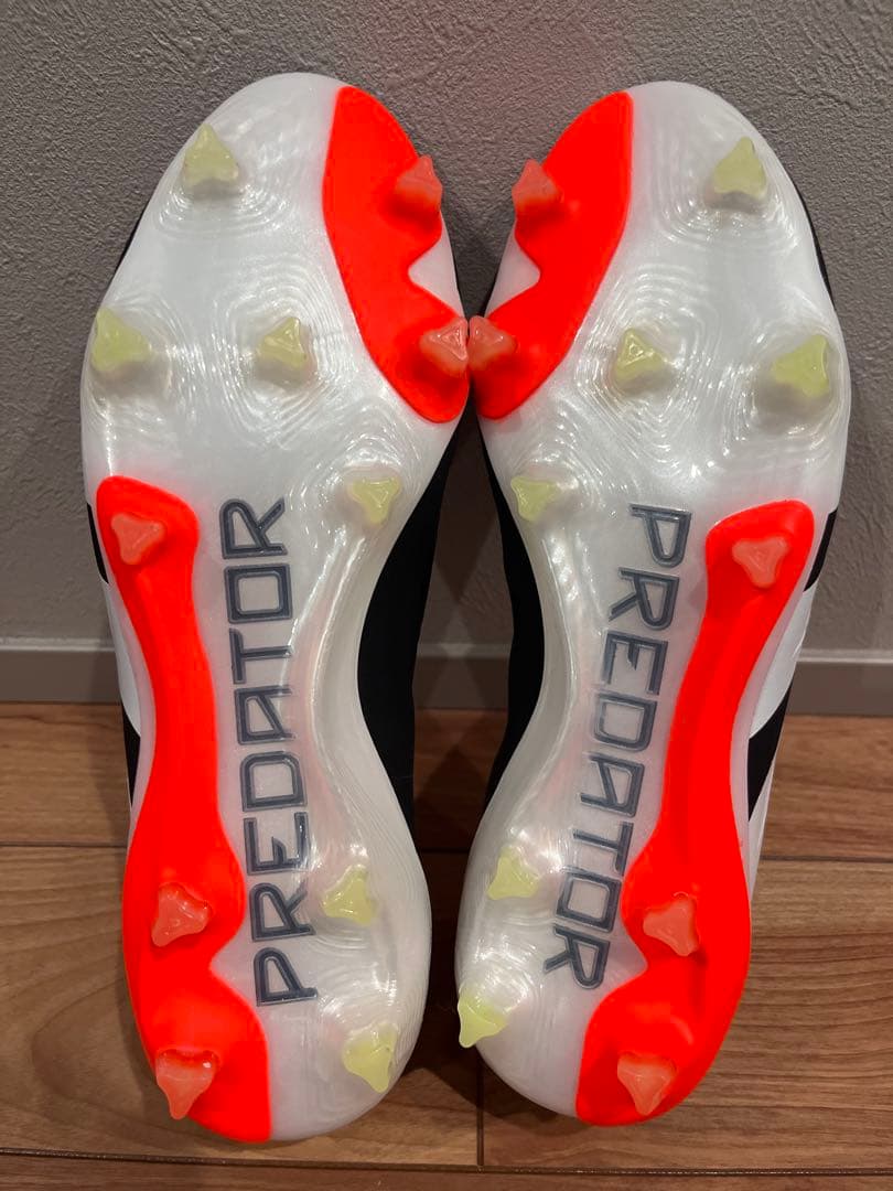 adidas Predator スパイク　天然芝 25センチ
