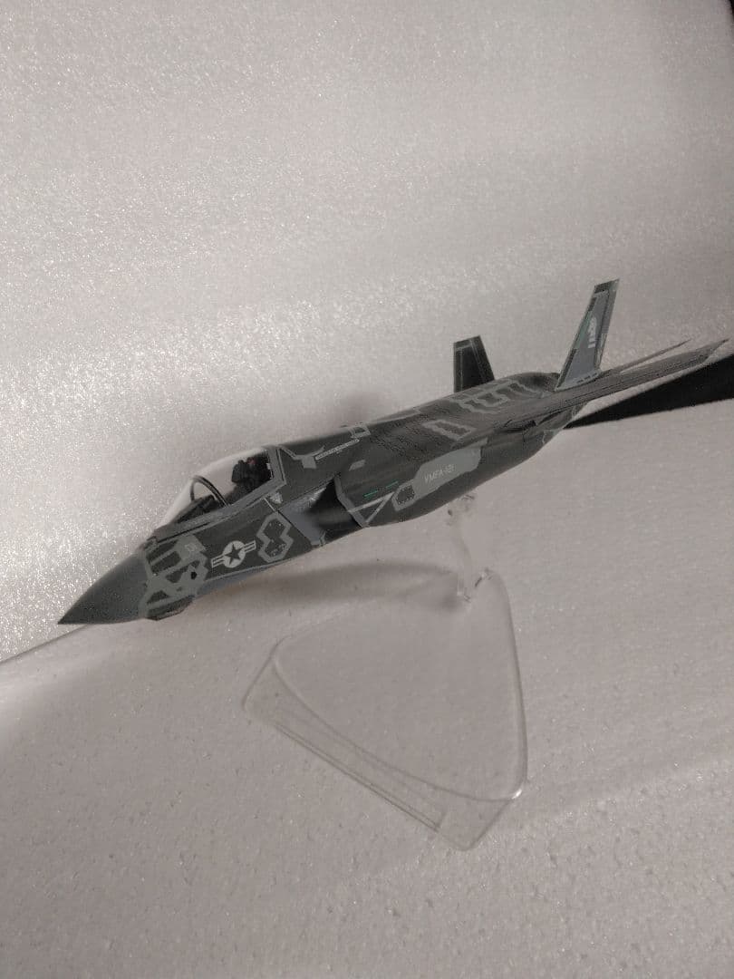 F-35 1/72スケールモデル スタンド付き