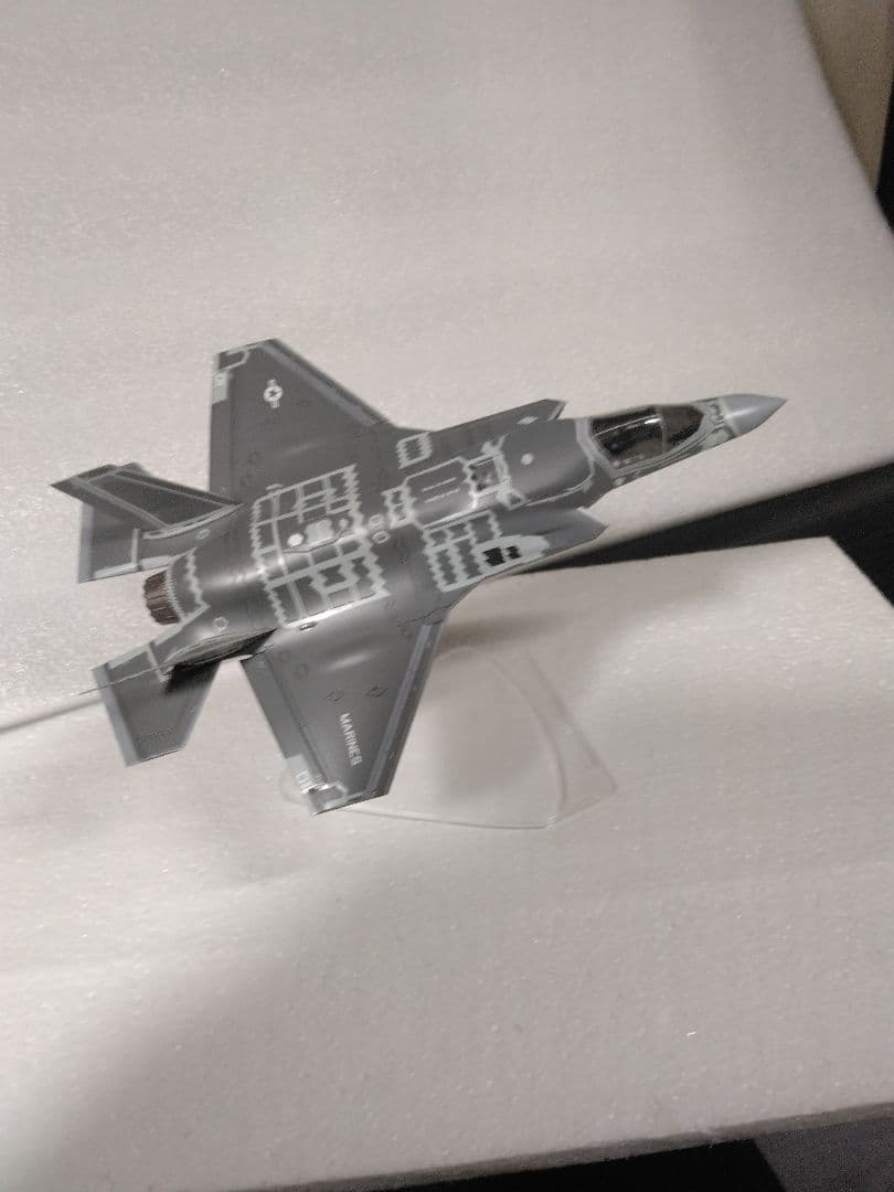 F-35 1/72スケールモデル スタンド付き