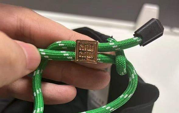 miu miu キャップ 黒