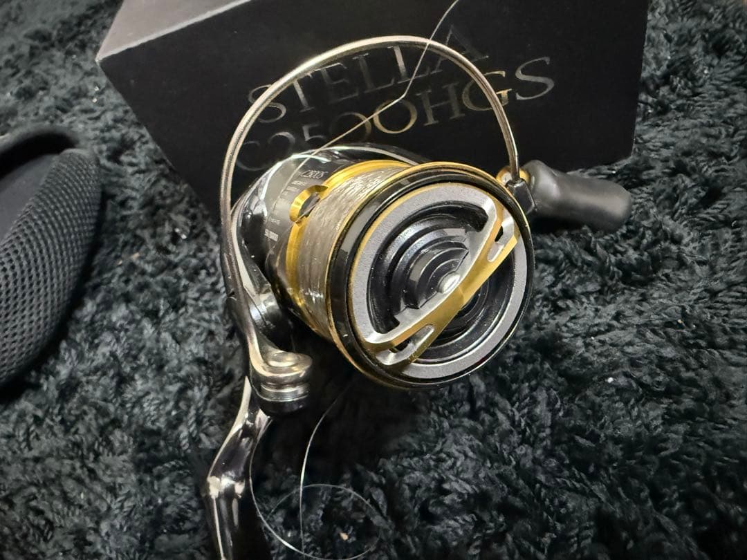 シマノ　14 ステラSTELLA C2500HGSスピニングリール　良品