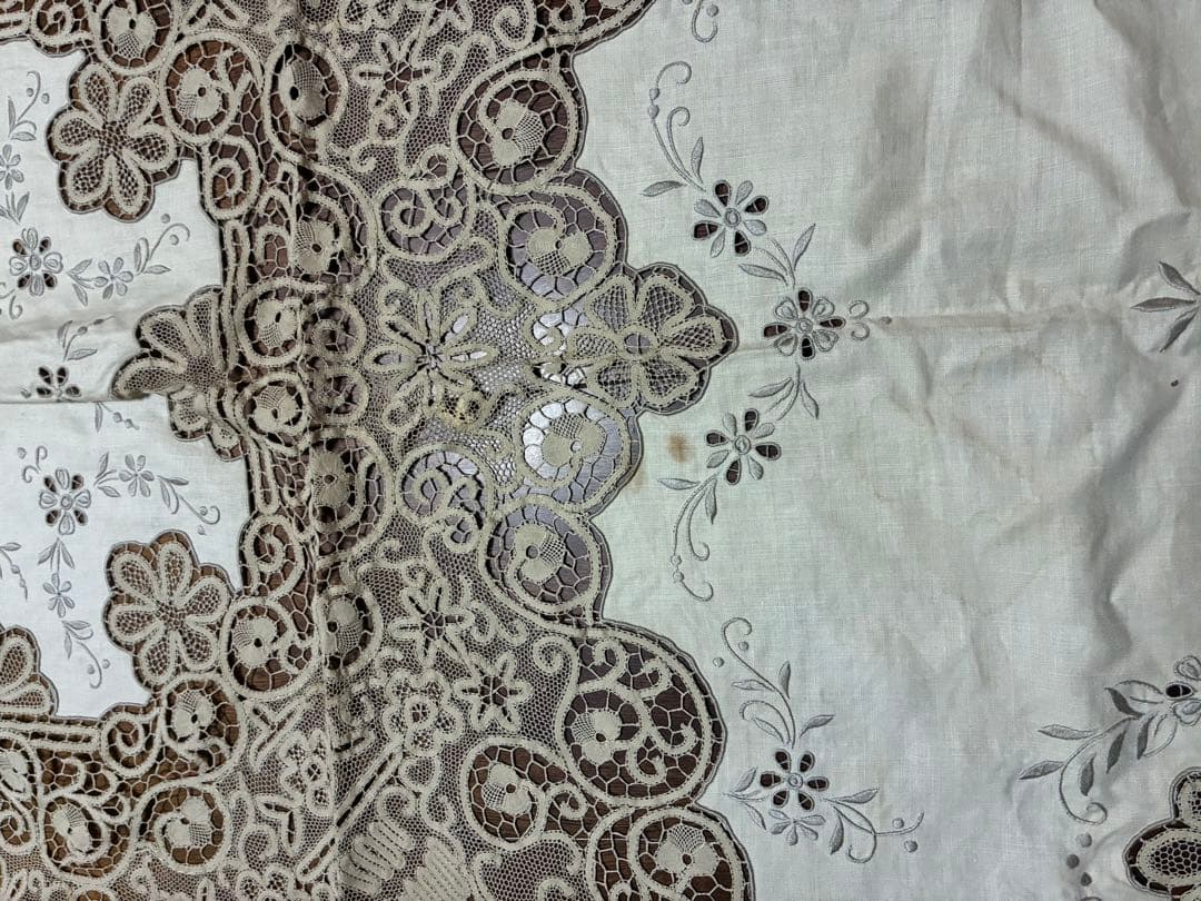 【圧巻の特大サイズ】豪華レース刺繍 テーブルクロス 165×250 汕頭風