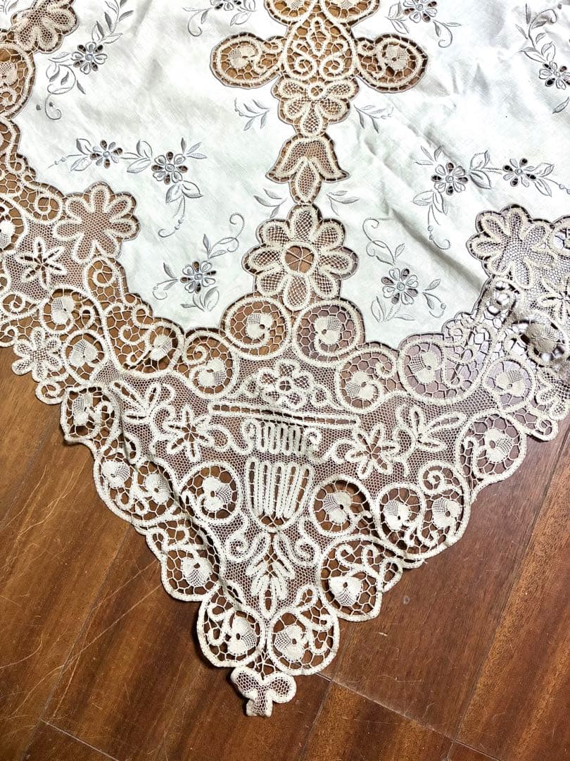 【圧巻の特大サイズ】豪華レース刺繍 テーブルクロス 165×250 汕頭風
