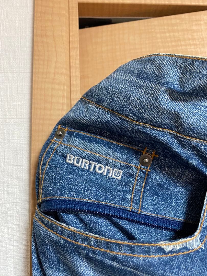 BURTON スノーボード上下 （チェック柄、ジーンズ柄）、サイズは、L、XL