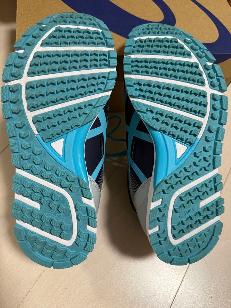 雪道ランニングシューズ（防水）asics スノーターサー　サイズ　24.5センチ