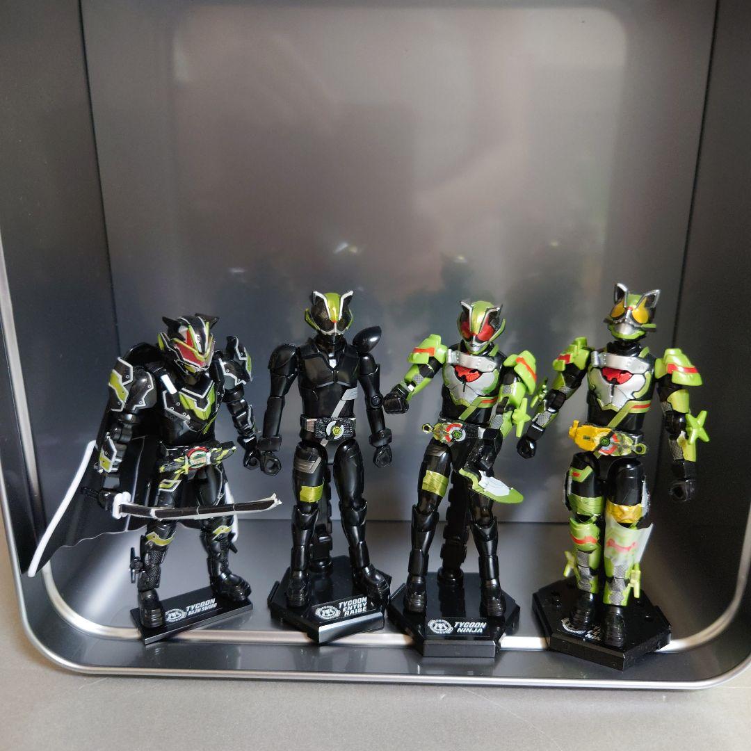 仮面ライダーギーツ 装動 12体＆アイテム等