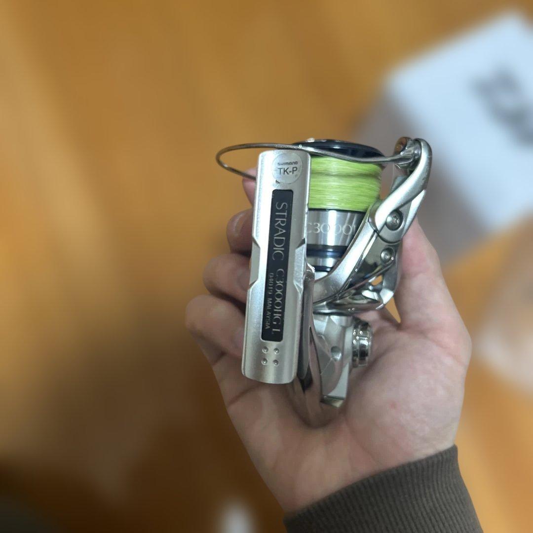 SHIMANO STRADIC C3000HG スピニングリール