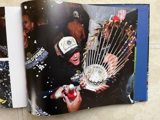 大谷翔平ドジャース2024シーズン総集編フルカラーオフィシャル写真集豪華版