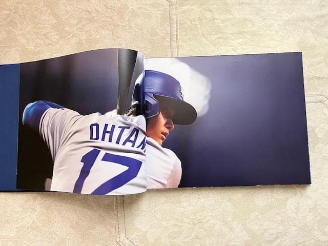 大谷翔平ドジャース2024シーズン総集編フルカラーオフィシャル写真集豪華版