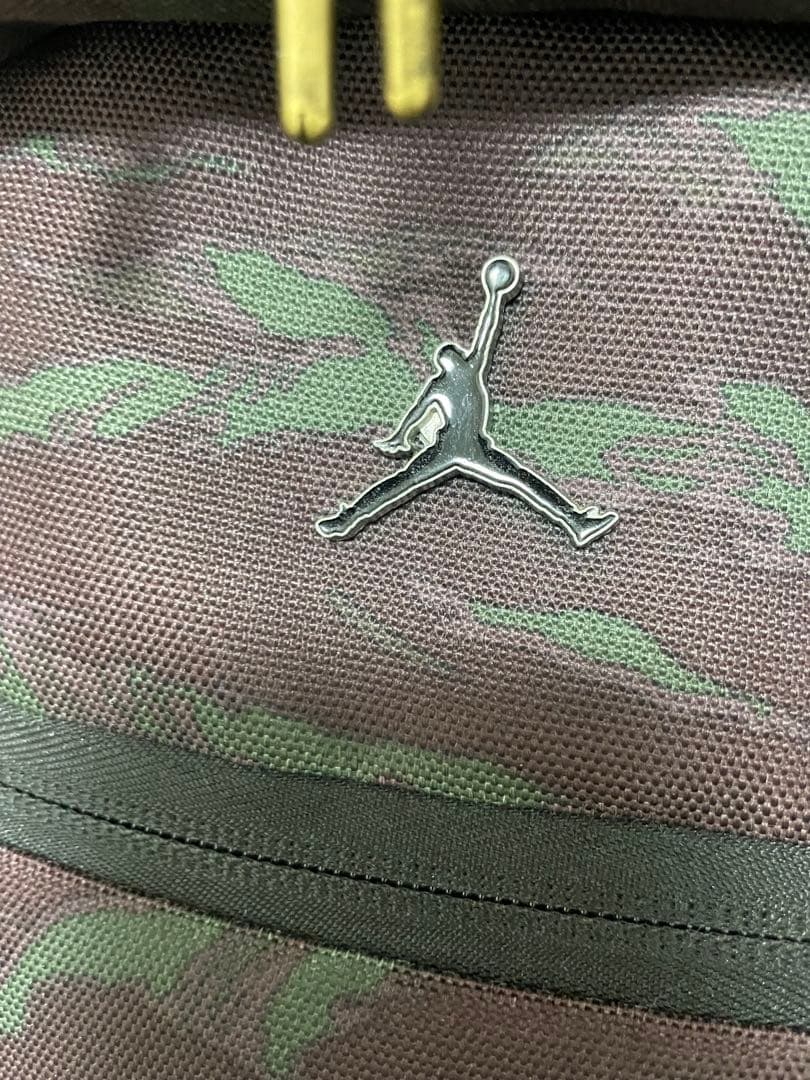 Jordan ピンバッジ付き　迷彩リュック
