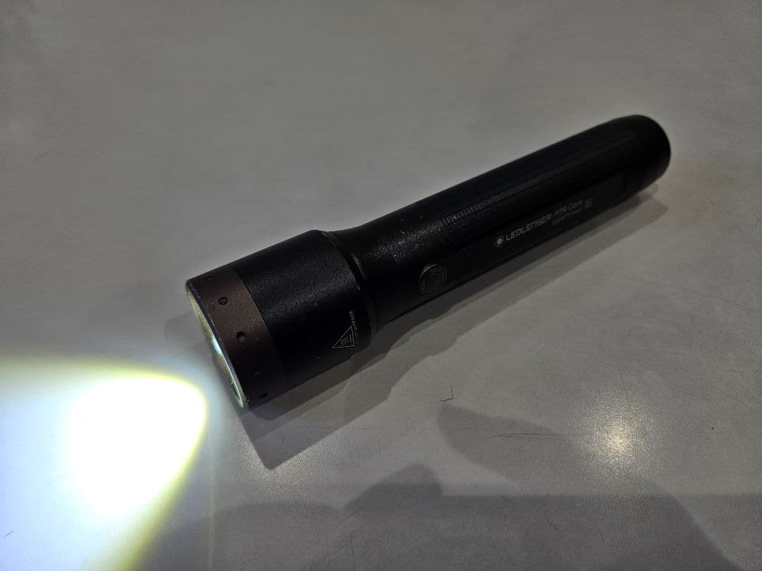 LEDLENSER P7R Core 懐中電灯 充電式