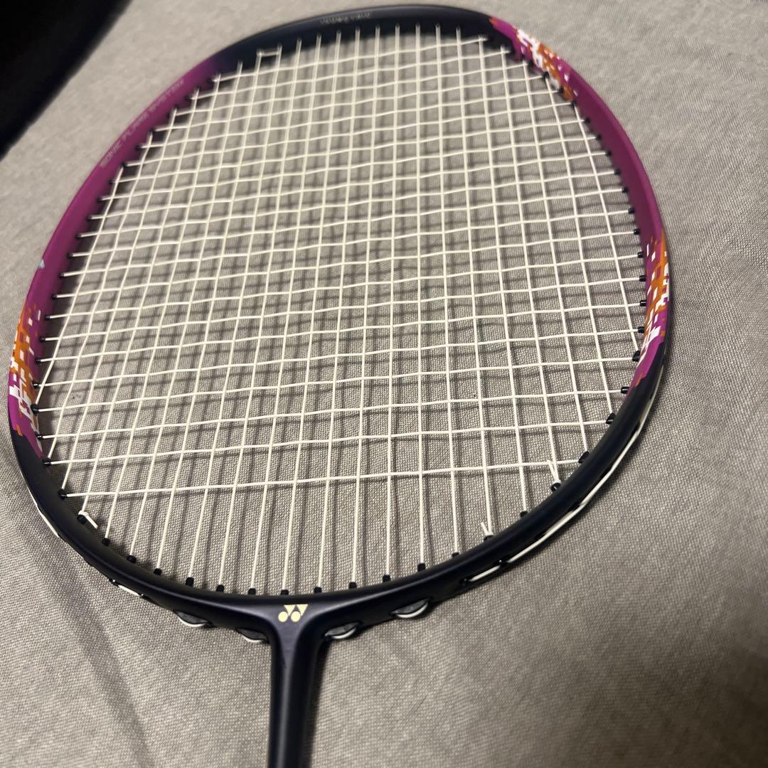 ヨネックスバドミントンラケット ナノフレア270スピード