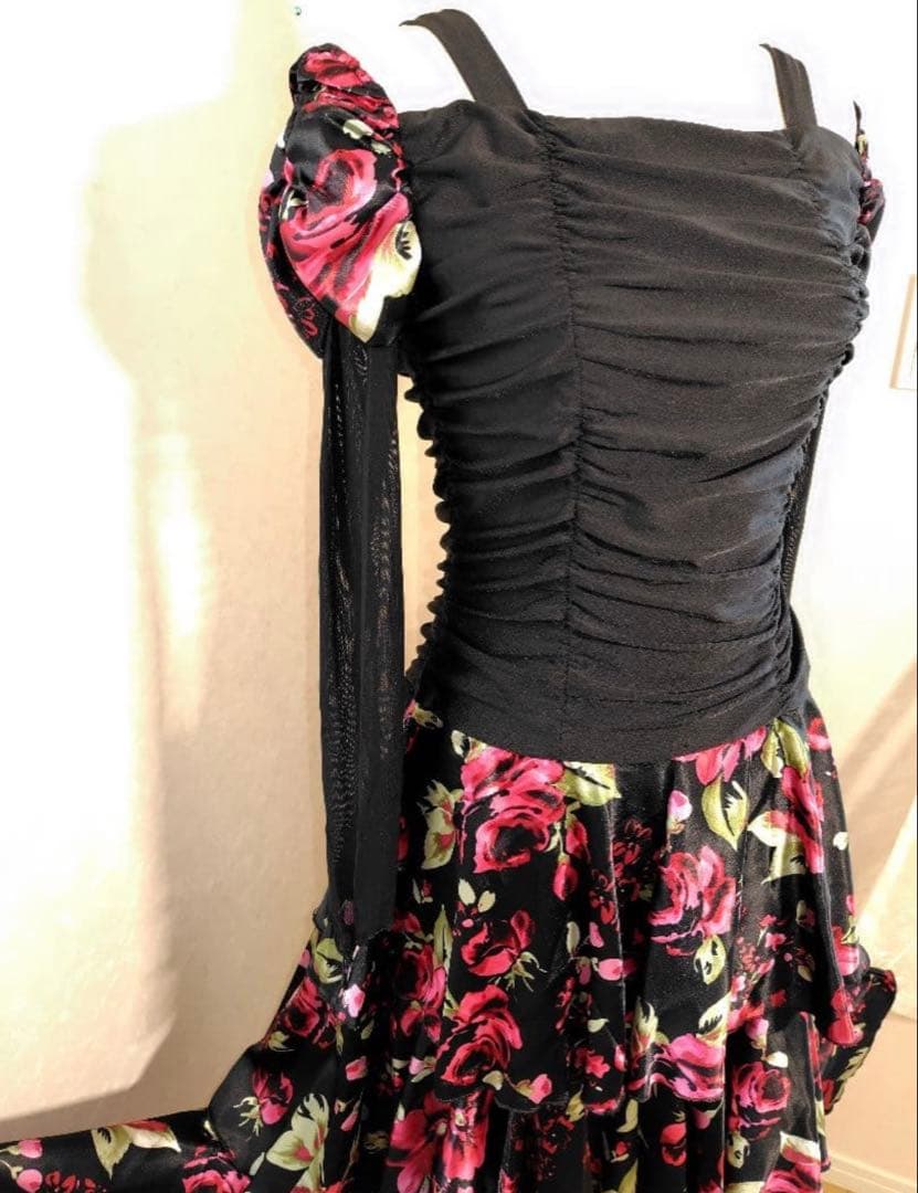 ✨美品✨社交ダンスドレス ✫イチオク✫チョーカー付き黒とサテン花柄 3段 M