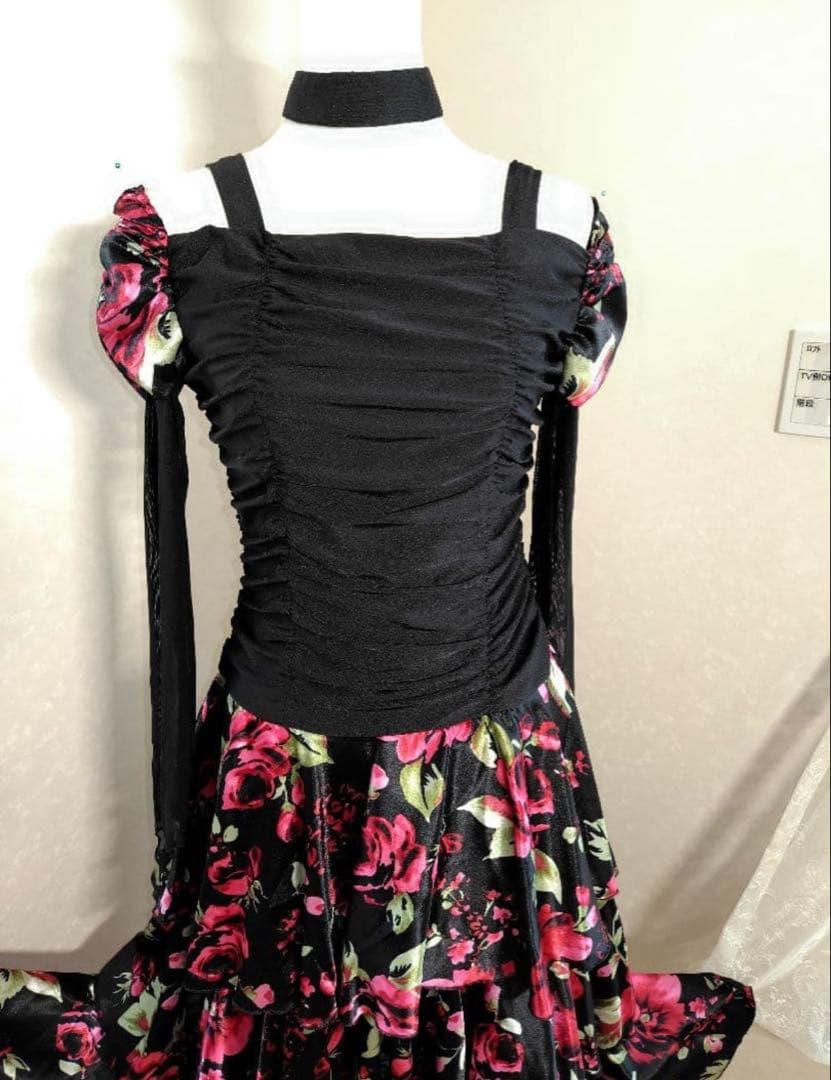 ✨美品✨社交ダンスドレス ✫イチオク✫チョーカー付き黒とサテン花柄 3段 M