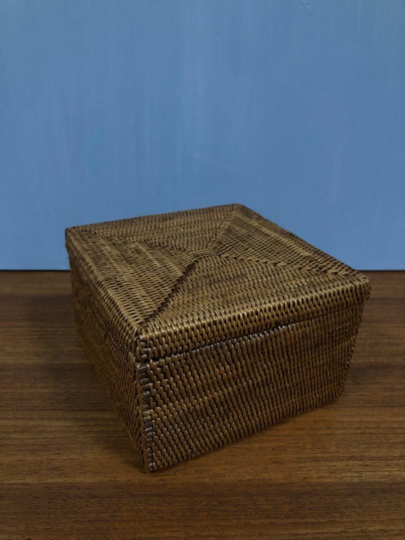 アタ　蓋付きボックス　サイズ　約15×15×10cm