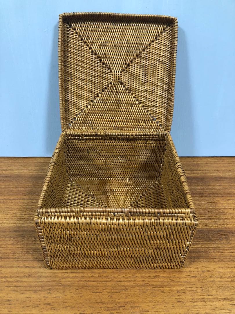 アタ　蓋付きボックス　サイズ　約15×15×10cm