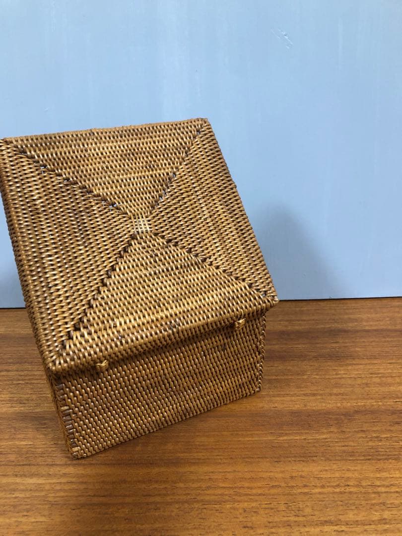 アタ　蓋付きボックス　サイズ　約15×15×10cm