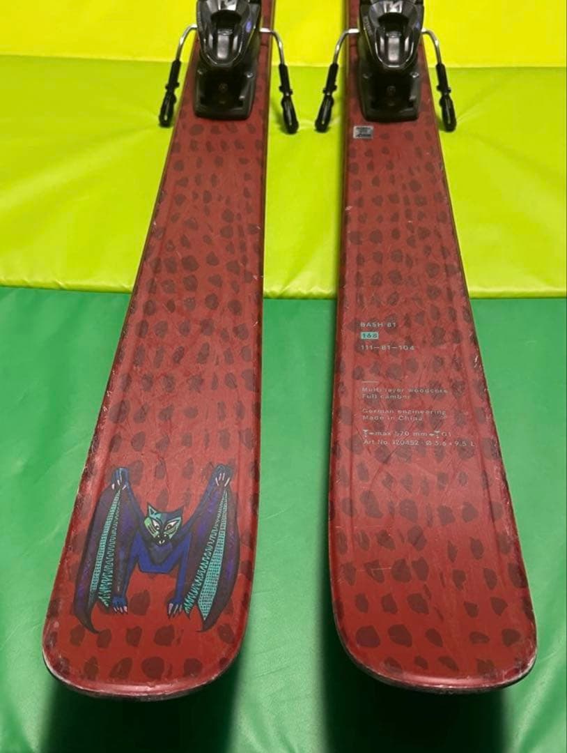 スキー Volkl BASH 81 Skis with Bindings TwinTip