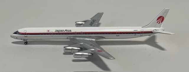 JAA  / JAL DC-8-61 2機セット 1機に難あり
