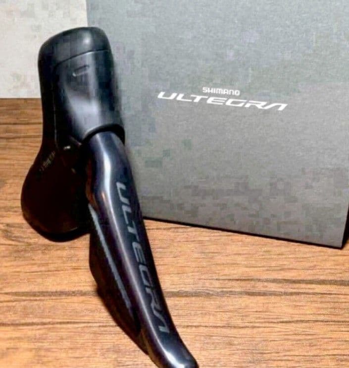 【新品未使用】ULTEGRAアルテグラ ST-R8170-R Di2油圧右レバー