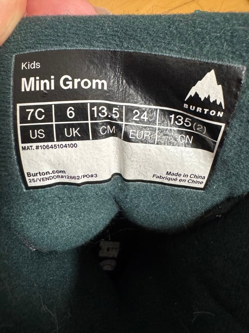 キッズ Burton ミニグロム スノーボードブーツ13.5センチ