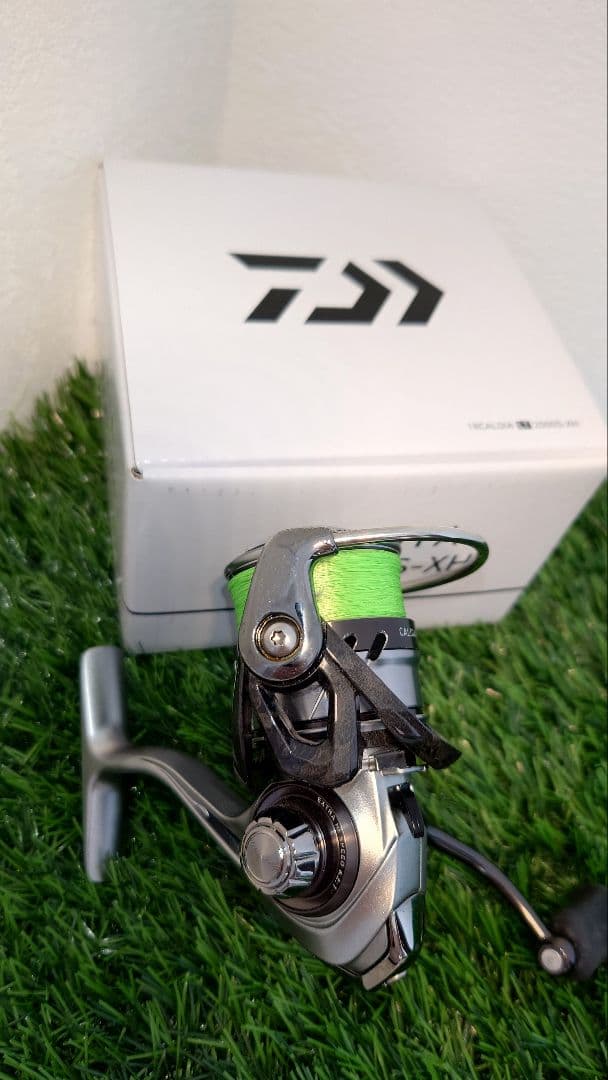 DAIWA 18CALDIA LT 2000S-XH スピニングリール