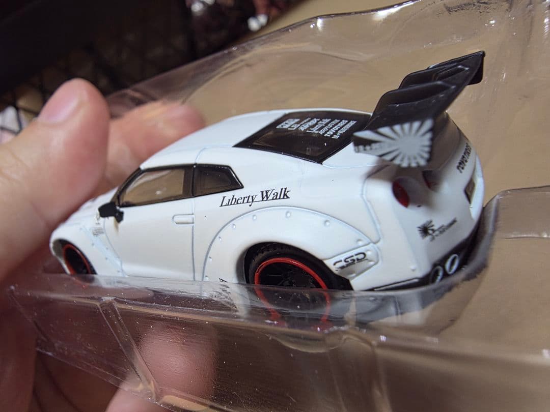 ミニカー Liberty Walk Nissan GT-R Matte White