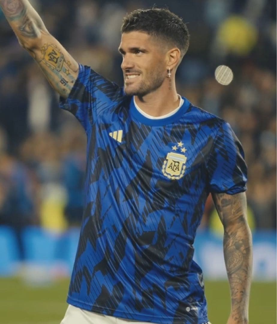アディダス　アルゼンチン代表　プレマッチ ジャージ