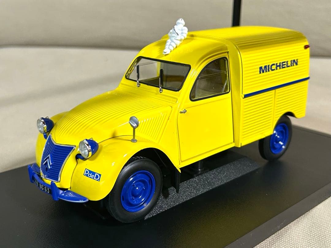 ノレブ1/18 絶版希少シトロエン2CV ミシュランサービスバンミニカー